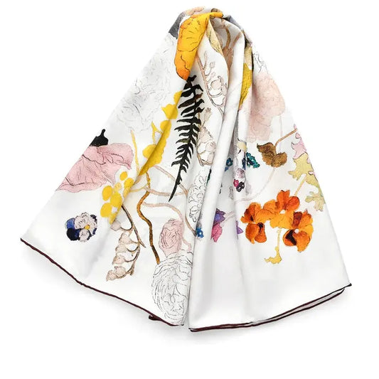 Vit Sidenscarf – Blommigt Tryck i Äkta Twillsiden - Velinoro.com
