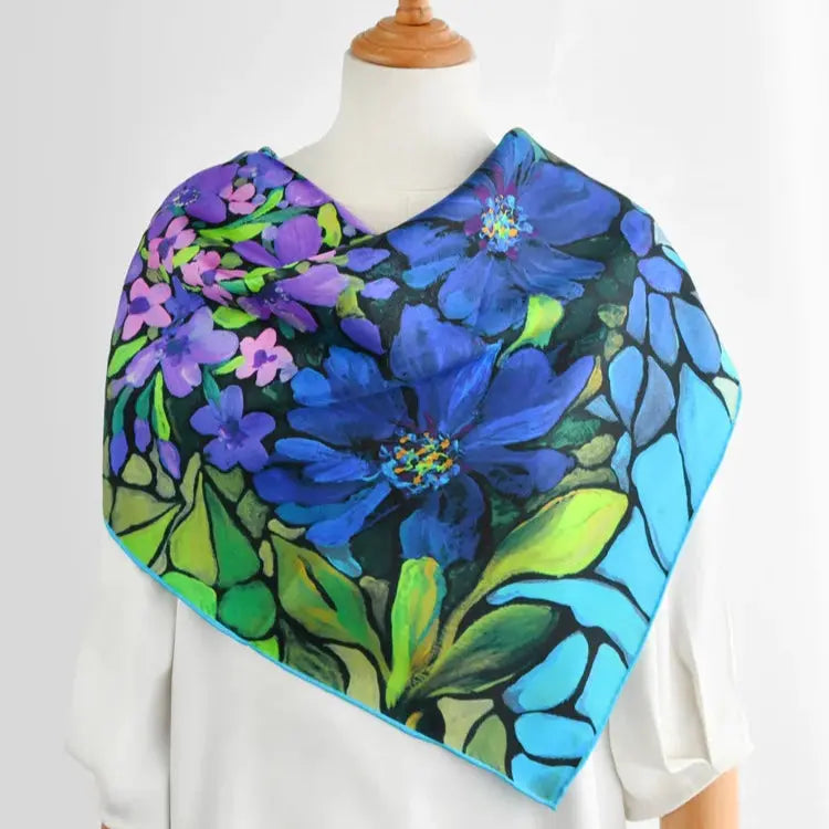 Sidenscarf i Blåviolett Twillsiden – Blommor & Fåglar 90×90 | Velinoro Scarves Ali