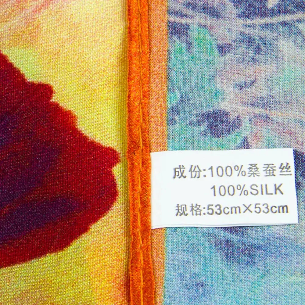 Sidenhalsduk i 100 % Silke – Kvadratisk Bandana 53×53 | Velinoro Scarves Ali