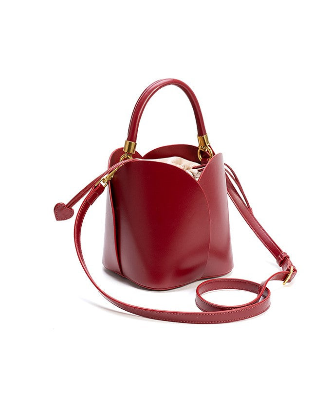 Rosformad Bucket Bag i Mikrofiberläder – Hjärtformad Stängning, 15x15x15 cm Handväskor Velinoro